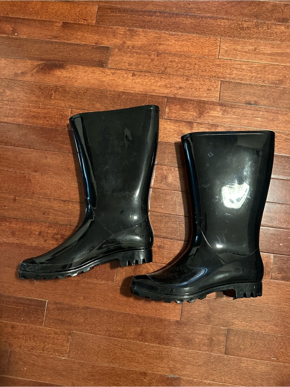 Time and Tru Black Glossy Mid-Calf Rain Boots